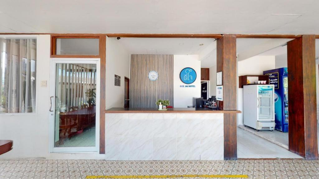 Deejai Hotel Si Racha Extérieur photo