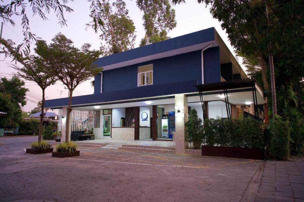 Deejai Hotel Si Racha Extérieur photo