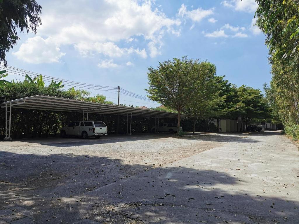Deejai Hotel Si Racha Extérieur photo